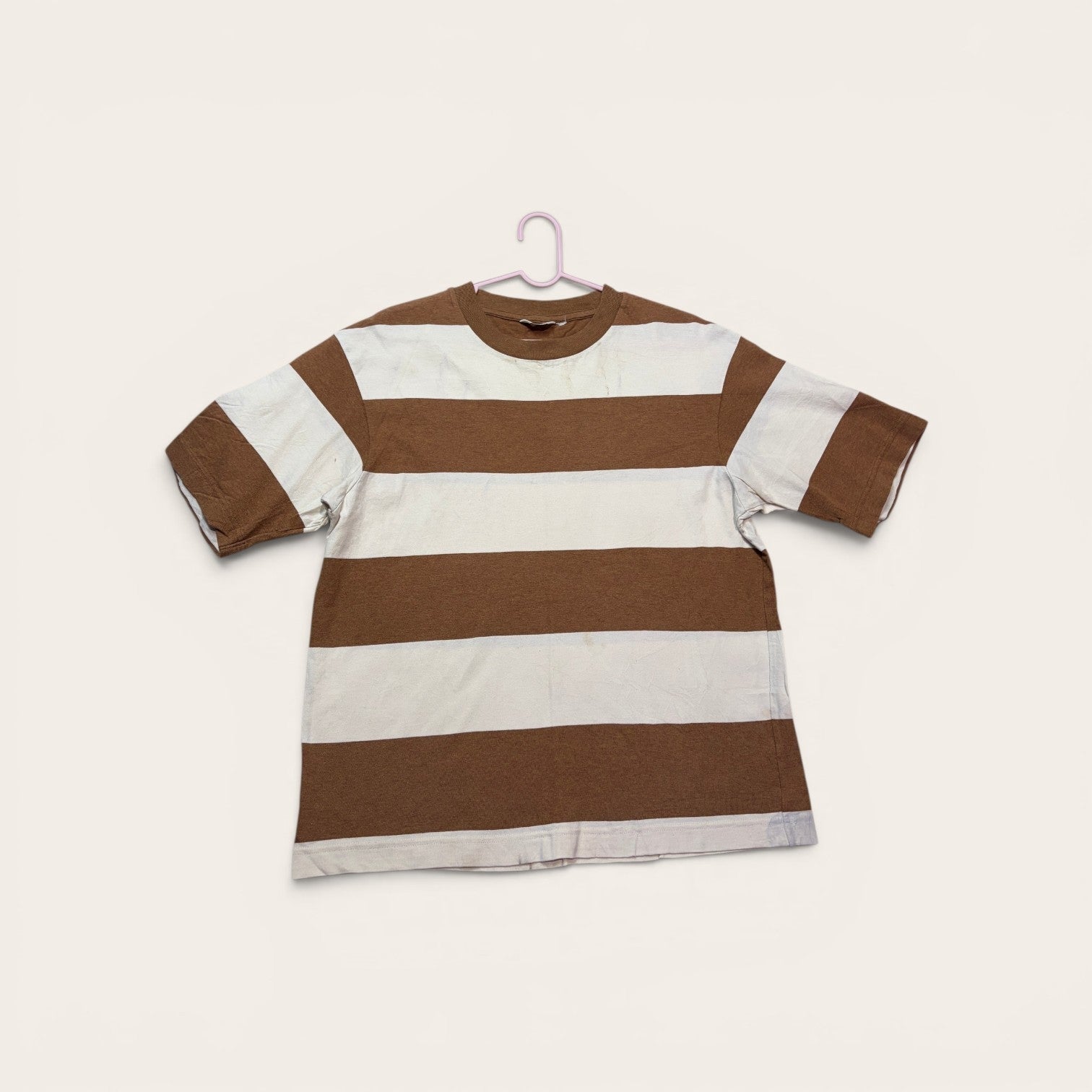 Uniqlo White and Brown Striped Casual Tee