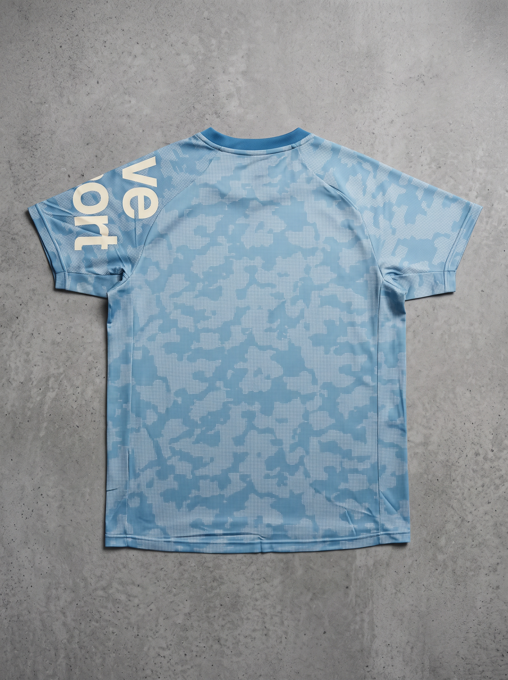 Descente Move Sport Blue Digital Camo Athletic Tee