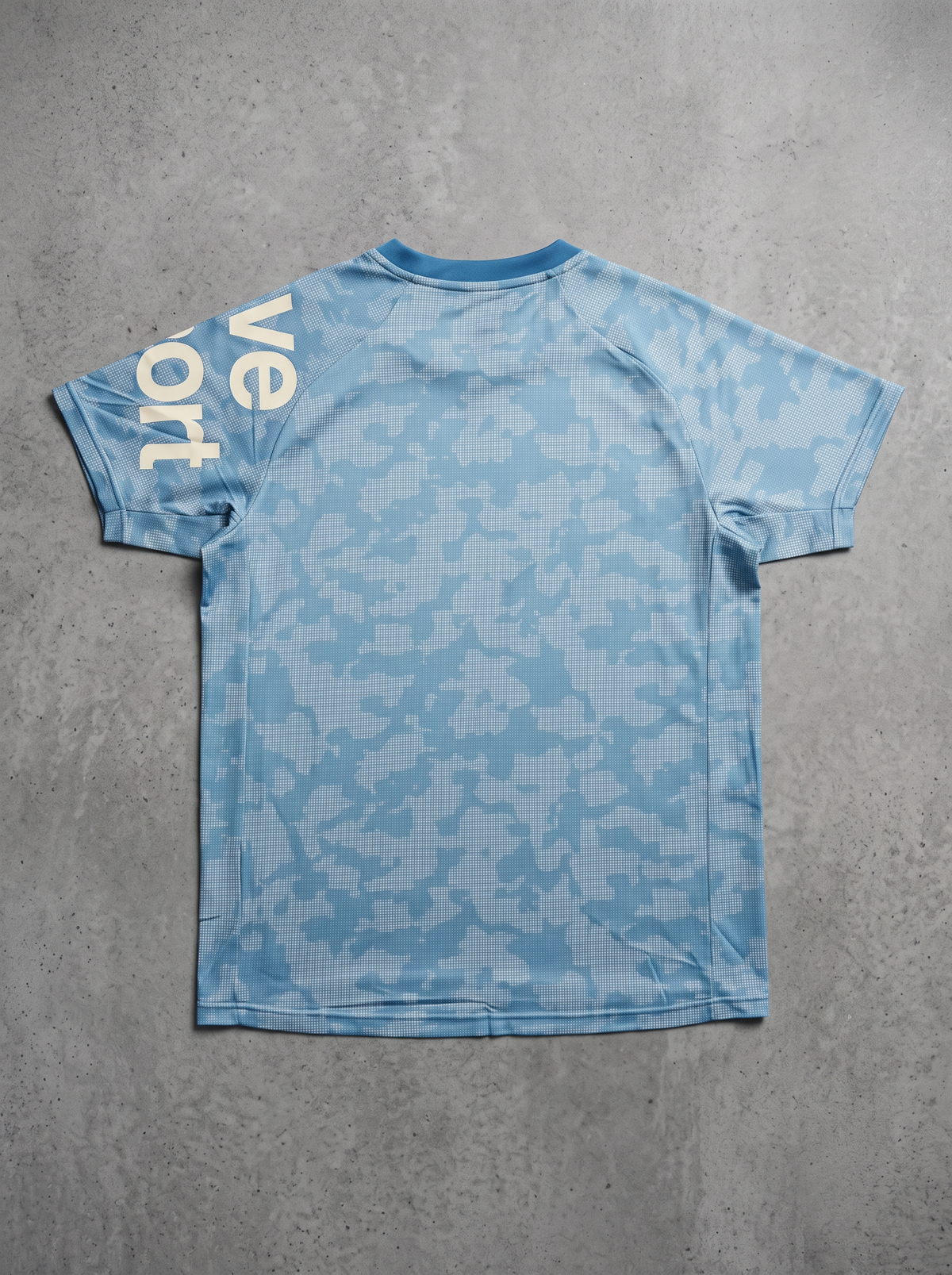Descente Move Sport Blue Digital Camo Athletic Tee